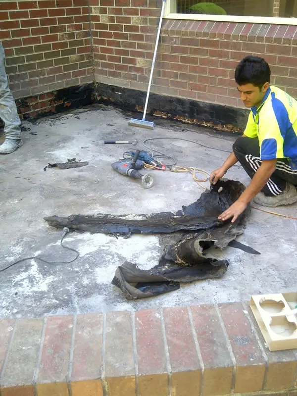 Water Ingress - Stripping planter box